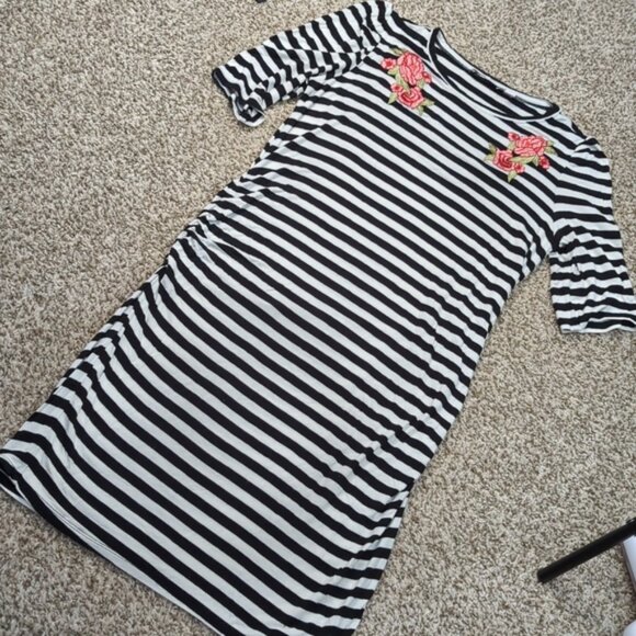 Flutter & Kick Maternity Small Black White Striped Dress Floral Applique - Picture 1 of 9